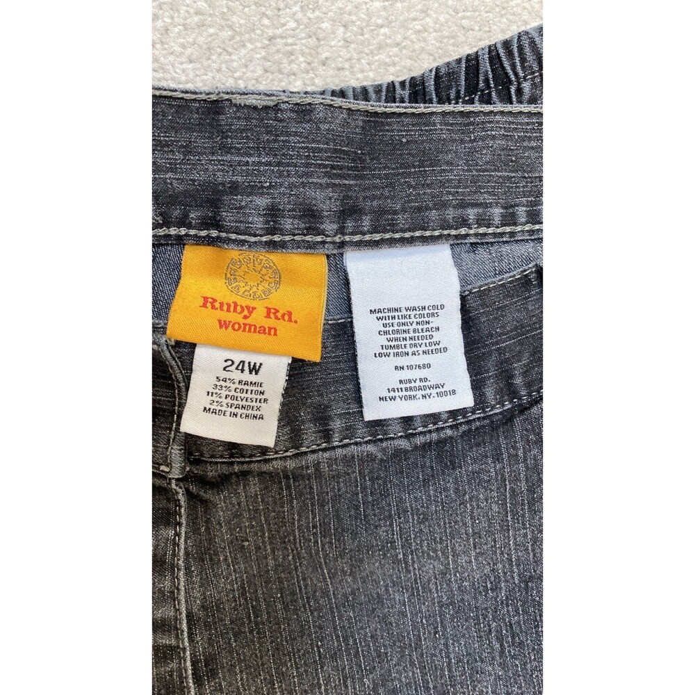 Ruby Rd. Cropped Ankle Zip Jeans 24 - Picture 5 of 5
